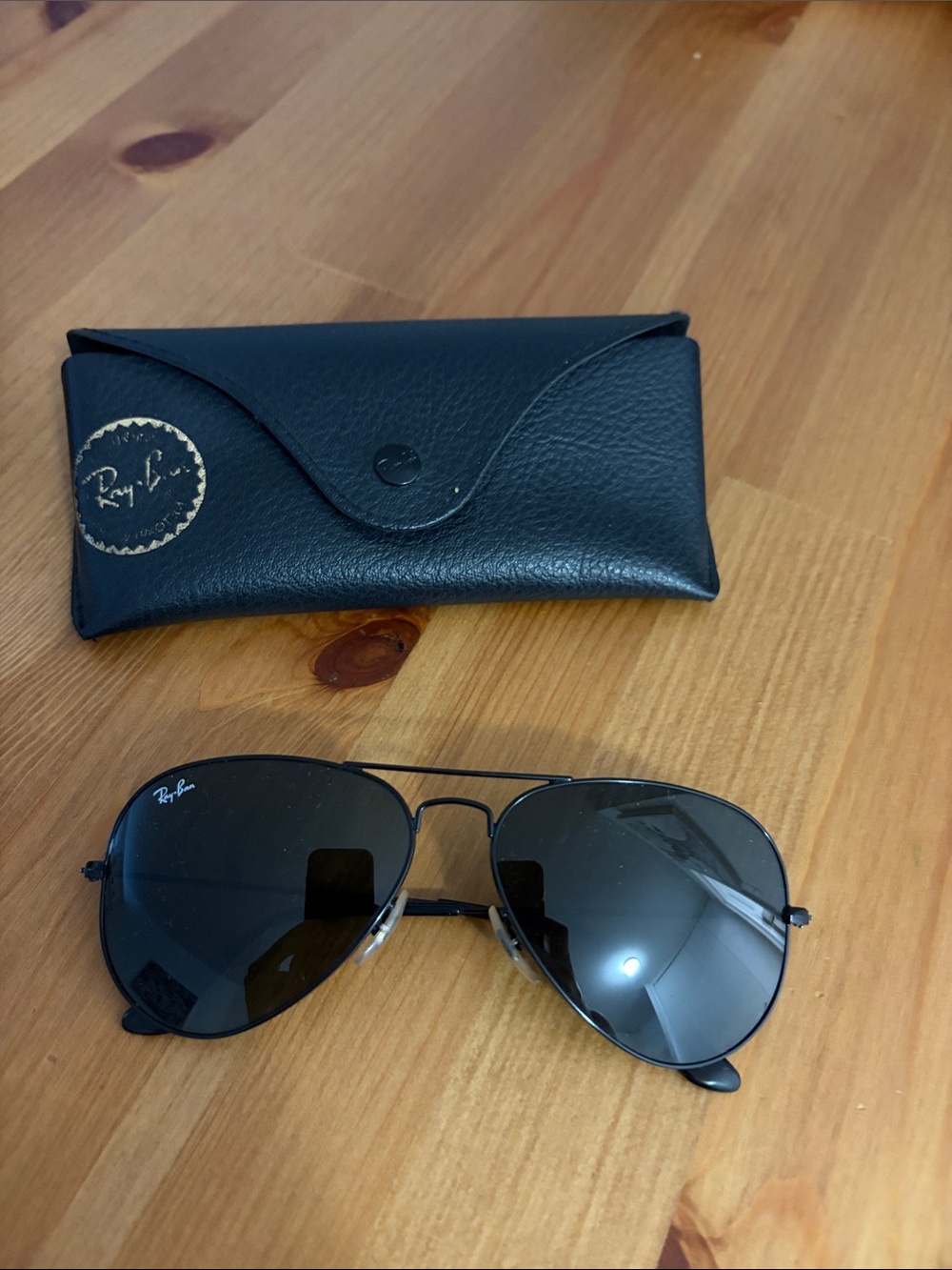 Ray-Ban Aviator Sunglasses in Black